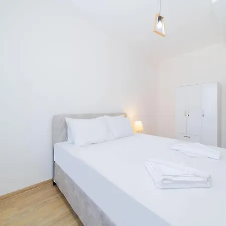 דירה Remarkable Flat With Shared Pool In Kepez